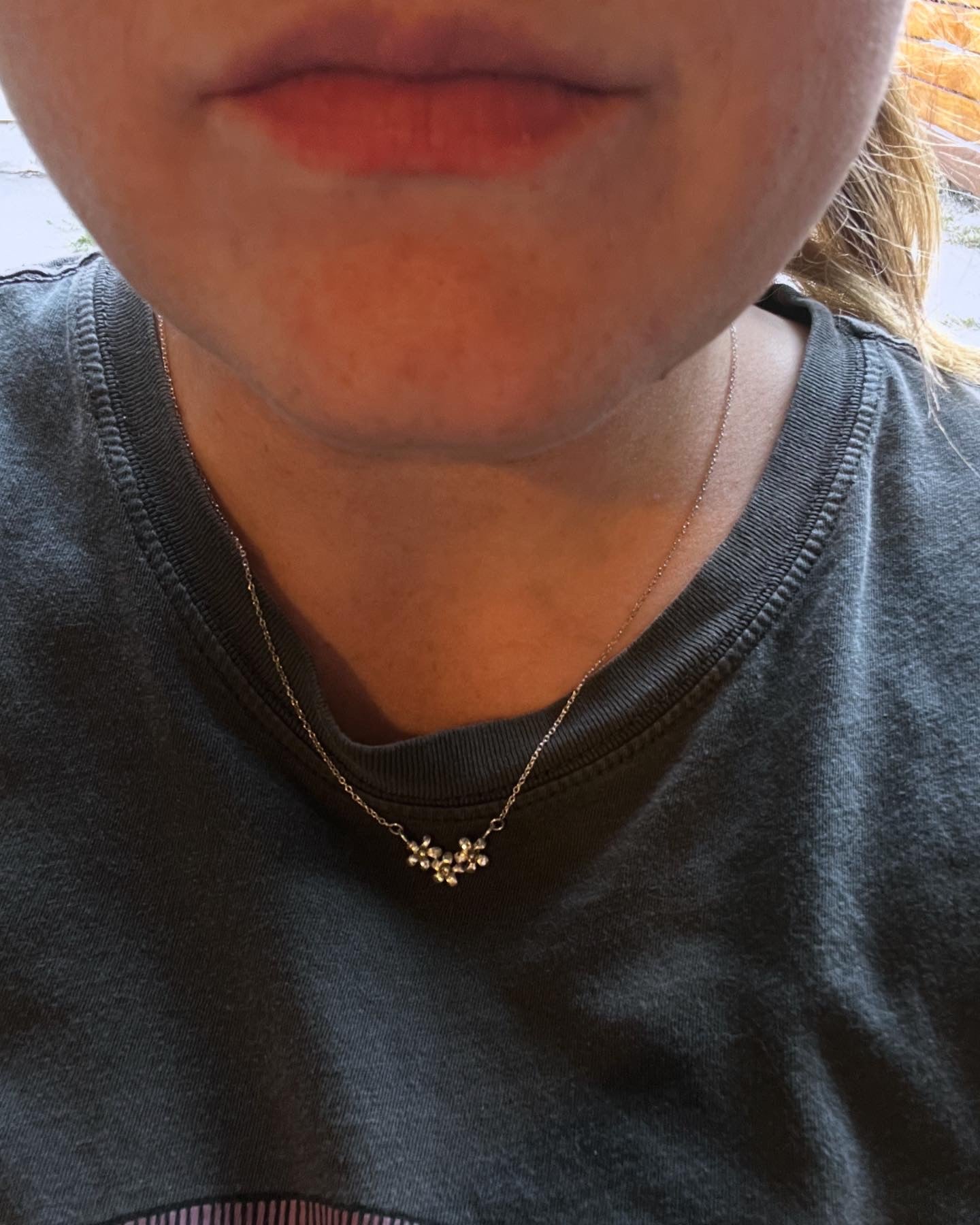 Three Daisies Necklace